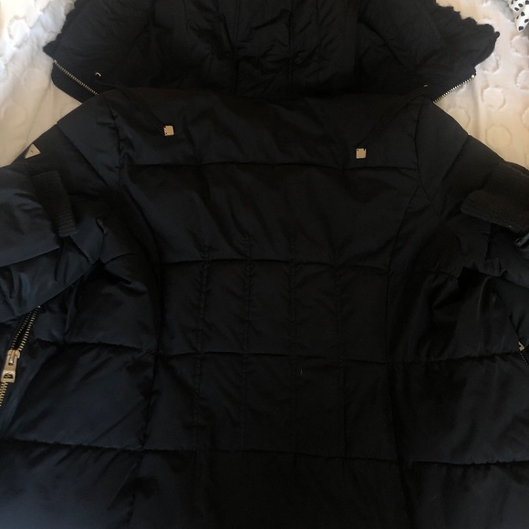 Womans Black Puffer Jacket by GUESS - Medium - Picture 9 of 9
